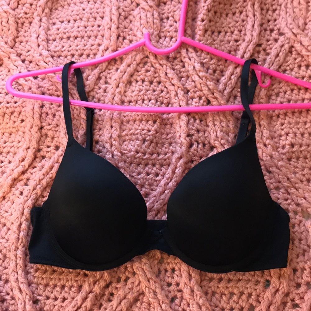 VS Pink black push up bra.